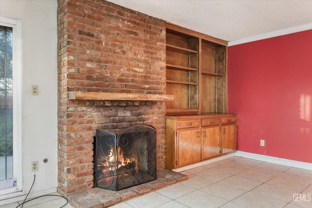 2401 Elm Street, Bakersfield, CA 93301