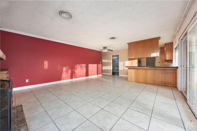 2401 Elm Street, Bakersfield, CA 93301