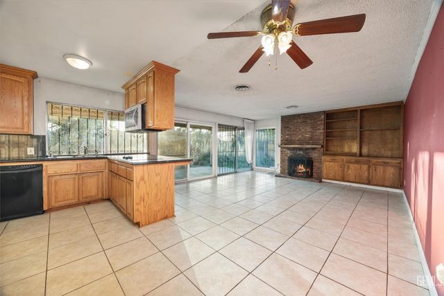 2401 Elm Street, Bakersfield, CA 93301