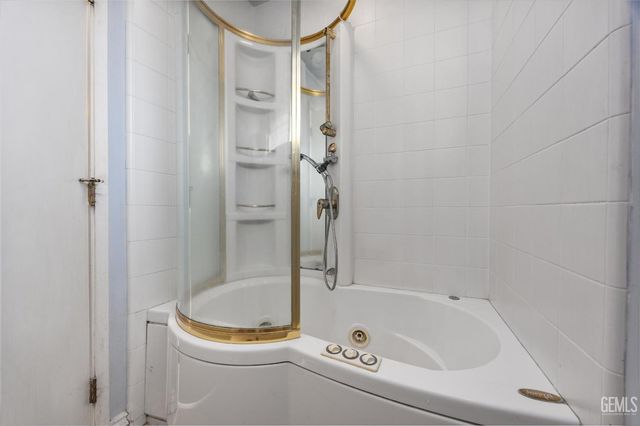 2401 Elm Street, Bakersfield, CA 93301