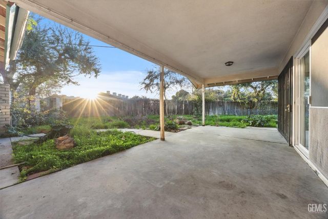 2401 Elm Street, Bakersfield, CA 93301