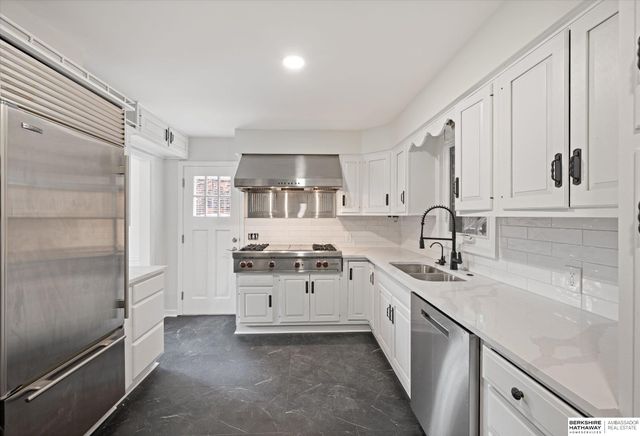 691 J E George Boulevard, Omaha, NE 68132