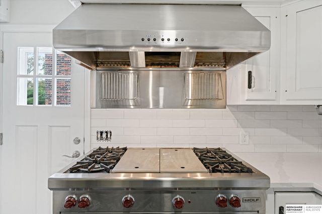 691 J E George Boulevard, Omaha, NE 68132