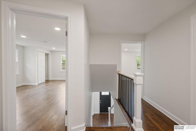 691 J E George Boulevard, Omaha, NE 68132