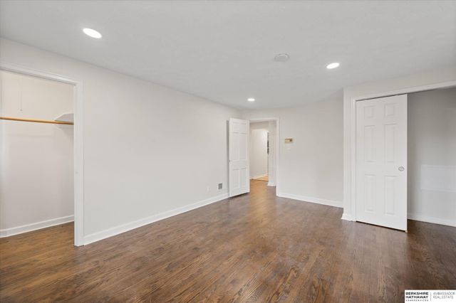 691 J E George Boulevard, Omaha, NE 68132