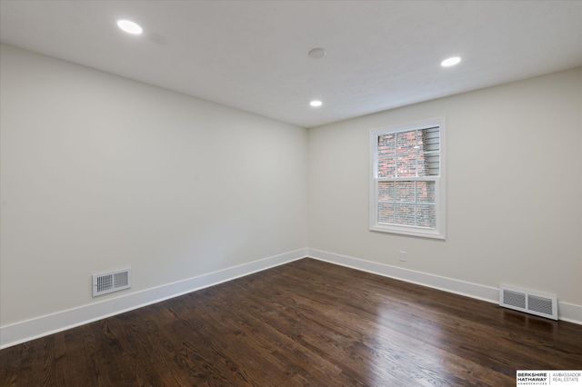 691 J E George Boulevard, Omaha, NE 68132