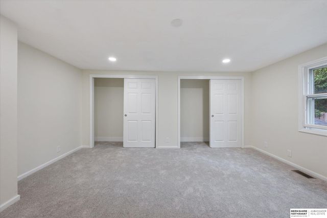 691 J E George Boulevard, Omaha, NE 68132