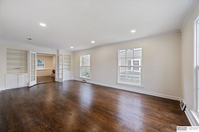 691 J E George Boulevard, Omaha, NE 68132