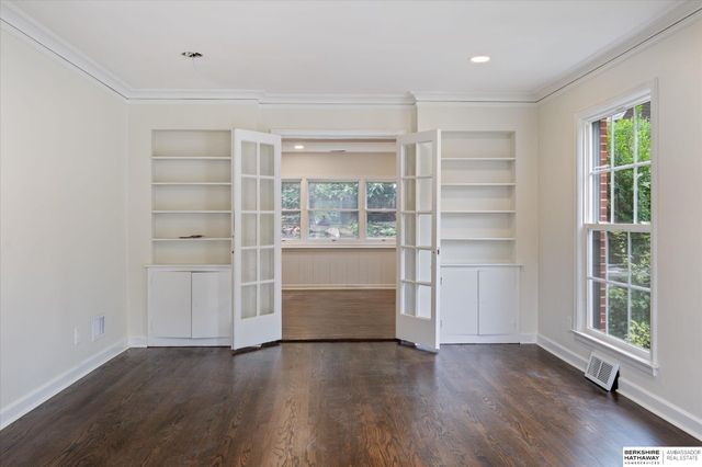 691 J E George Boulevard, Omaha, NE 68132