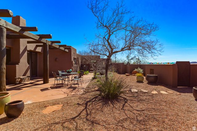 989 N SHONTO RIDGE DR, Ivins, UT 84738