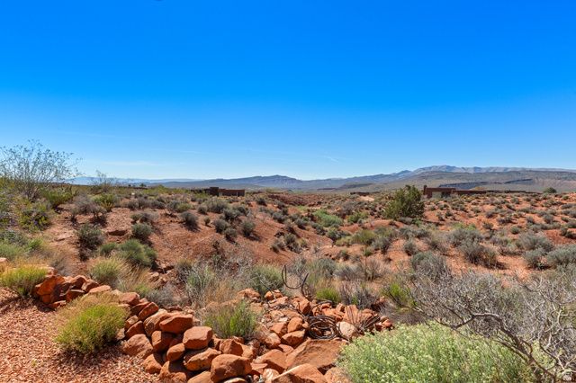 989 N SHONTO RIDGE DR, Ivins, UT 84738
