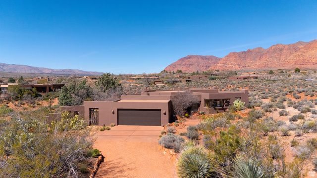 989 N SHONTO RIDGE DR, Ivins, UT 84738