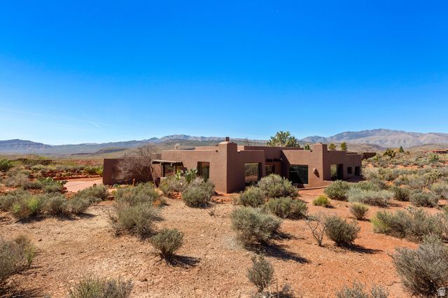 989 N SHONTO RIDGE DR, Ivins, UT 84738