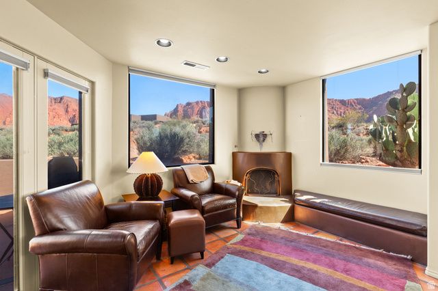 989 N SHONTO RIDGE DR, Ivins, UT 84738