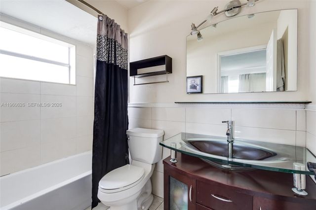 4341 NW 16th Street 101, Lauderhill, FL 33313