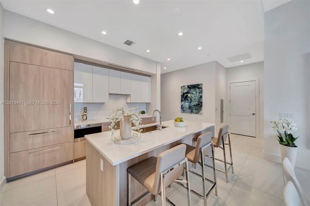 153 N Seabreeze 403 403, Fort Lauderdale, FL 33304