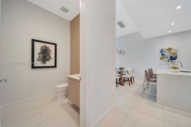 153 N Seabreeze 403 403, Fort Lauderdale, FL 33304