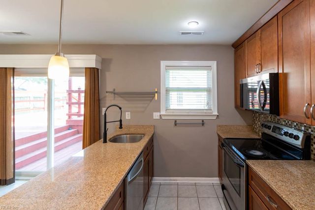 1811 Pope ST, Virginia Beach, VA 23464