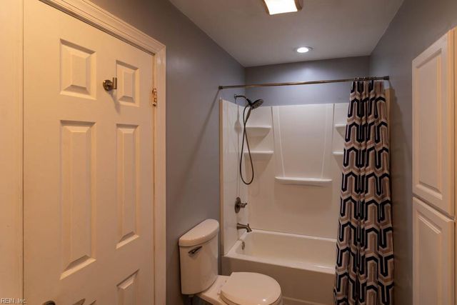 1811 Pope ST, Virginia Beach, VA 23464