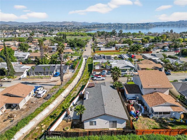 15505 Shadow Mountain Ln, Lake Elsinore, CA 92530