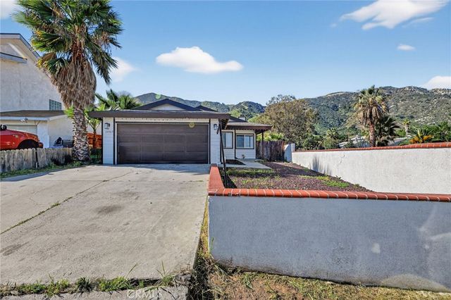 15505 Shadow Mountain Ln, Lake Elsinore, CA 92530