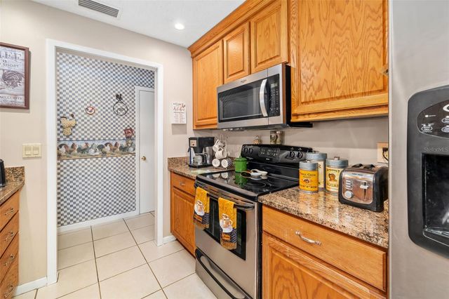 2005 39TH STREET W, Bradenton, FL 34205