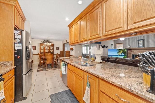 2005 39TH STREET W, Bradenton, FL 34205