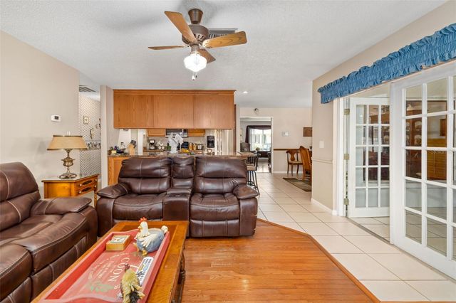 2005 39TH STREET W, Bradenton, FL 34205