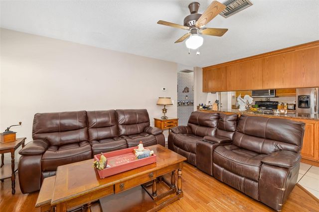 2005 39TH STREET W, Bradenton, FL 34205