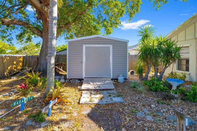 2005 39TH STREET W, Bradenton, FL 34205