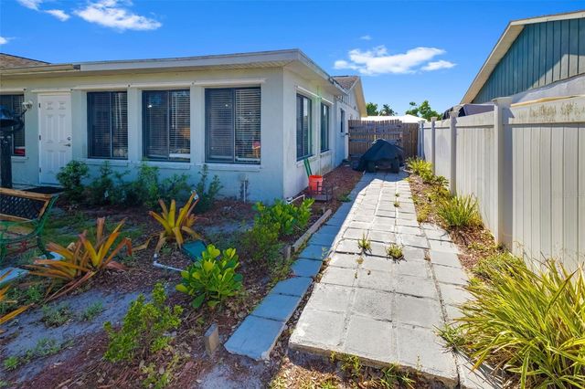 2005 39TH STREET W, Bradenton, FL 34205