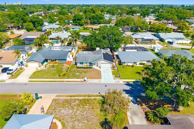 2005 39TH STREET W, Bradenton, FL 34205