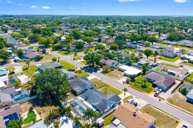 2005 39TH STREET W, Bradenton, FL 34205