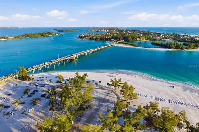 2005 39TH STREET W, Bradenton, FL 34205