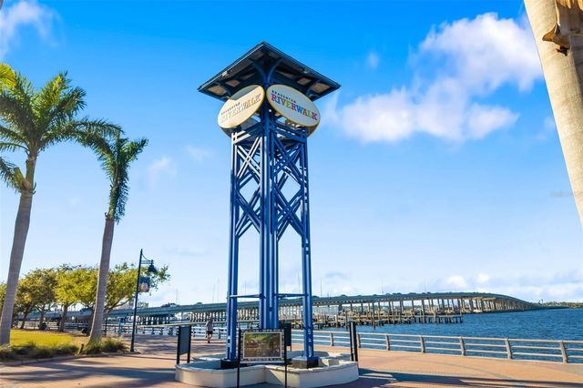 2005 39TH STREET W, Bradenton, FL 34205