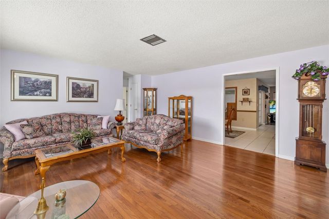 2005 39TH STREET W, Bradenton, FL 34205