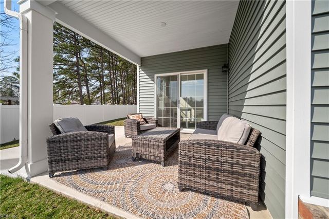 4615 Longleaf PL, Chesapeake, VA 23321