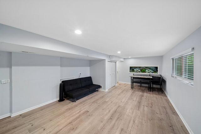 17W320 Scheel Drive, Willowbrook, IL 60527