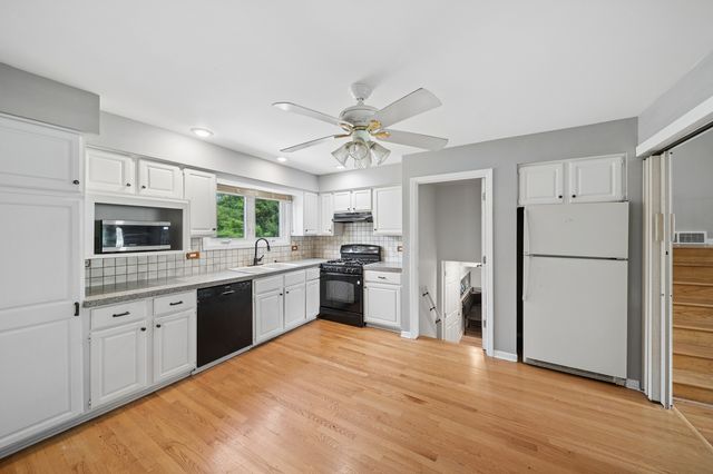 17W320 Scheel Drive, Willowbrook, IL 60527