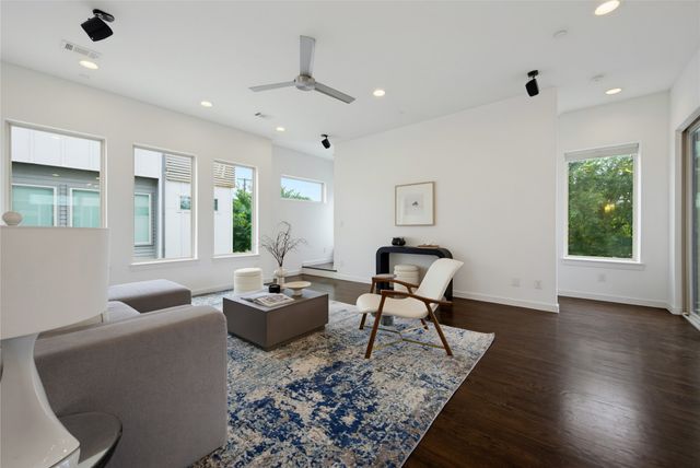 1915 Summit Avenue 1, Dallas, TX 75206