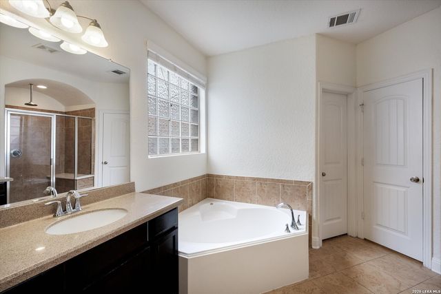 1648 SUN LEDGE WAY, New Braunfels, TX 78130