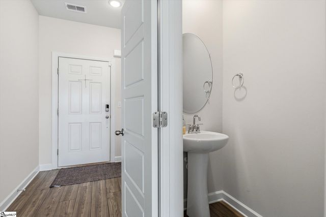 10 Rockshire Trail, Fountain Inn, SC 29644