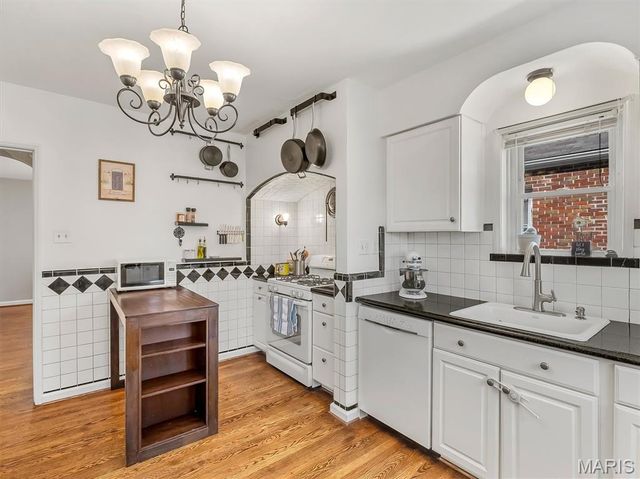 9028 Philo Avenue, St Louis, MO 63123