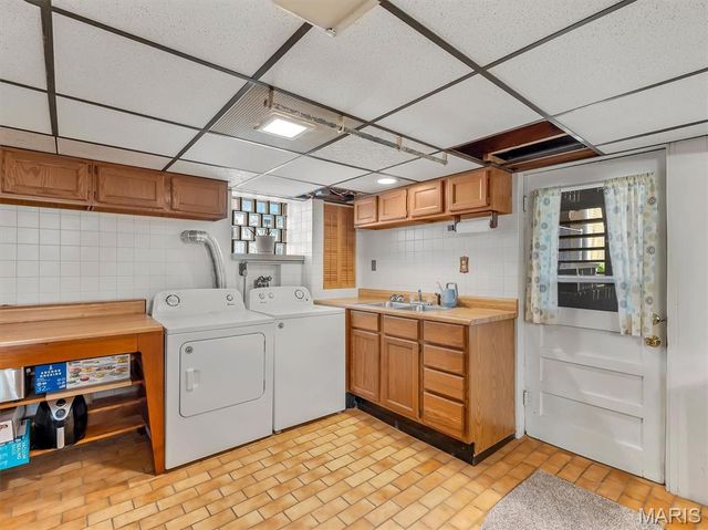 9028 Philo Avenue, St Louis, MO 63123