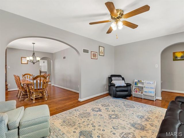 9028 Philo Avenue, St Louis, MO 63123