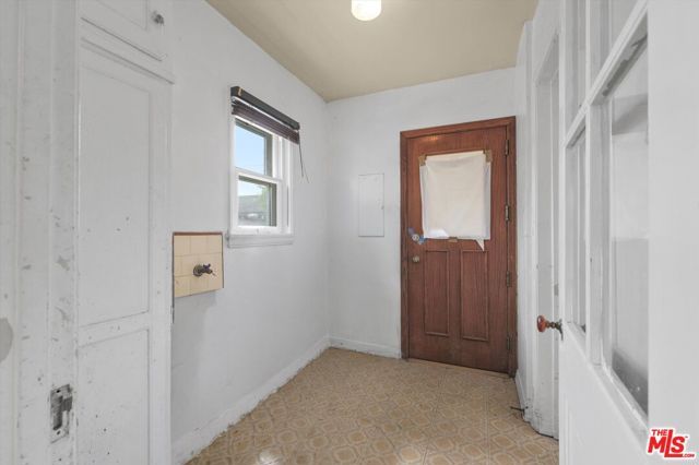 2904 W 84th Street, Inglewood, CA 90305