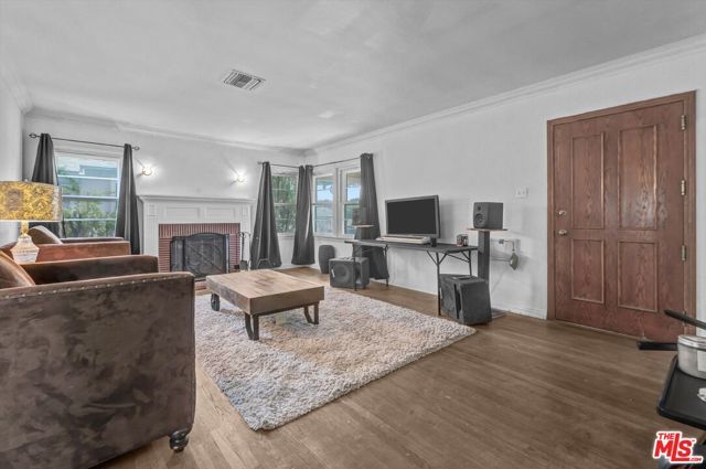 2904 W 84th Street, Inglewood, CA 90305