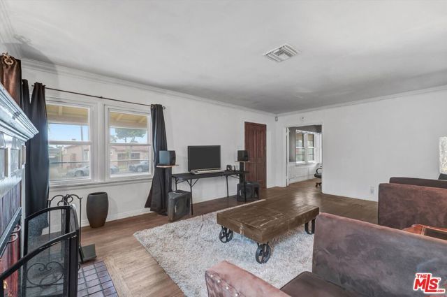 2904 W 84th Street, Inglewood, CA 90305