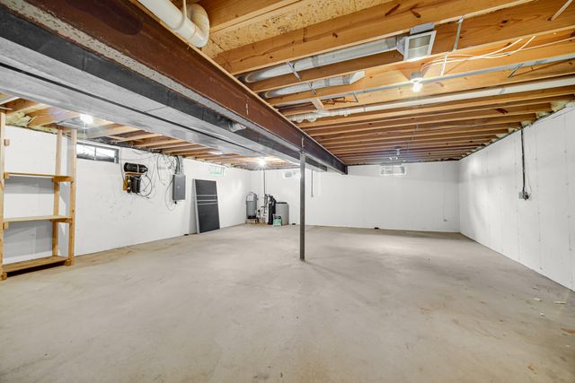 6712 Vienna Avenue, Portage, IN 46368