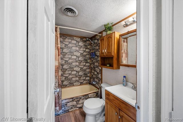 2916 Navarre Boulevard, Monroe, MI 48162